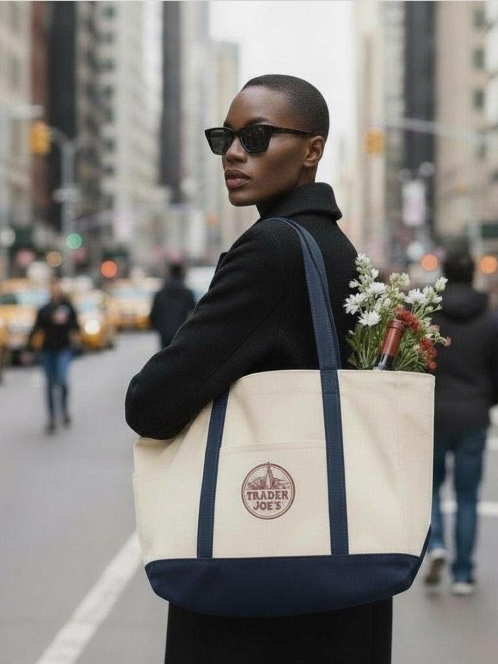 New Trader Joe’s Original Navy Blue and Cream Large Reusable Canvas Tote Bag